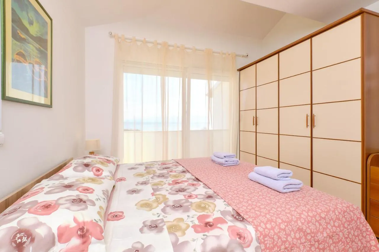 Appartment Ksenija 4 말리로시니 크로아티아